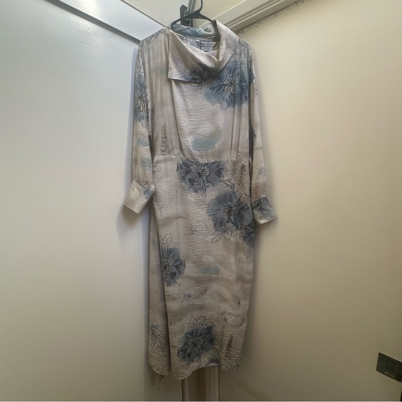 Zara Grey and Black Patterned midi dress - Picture 2 of 13